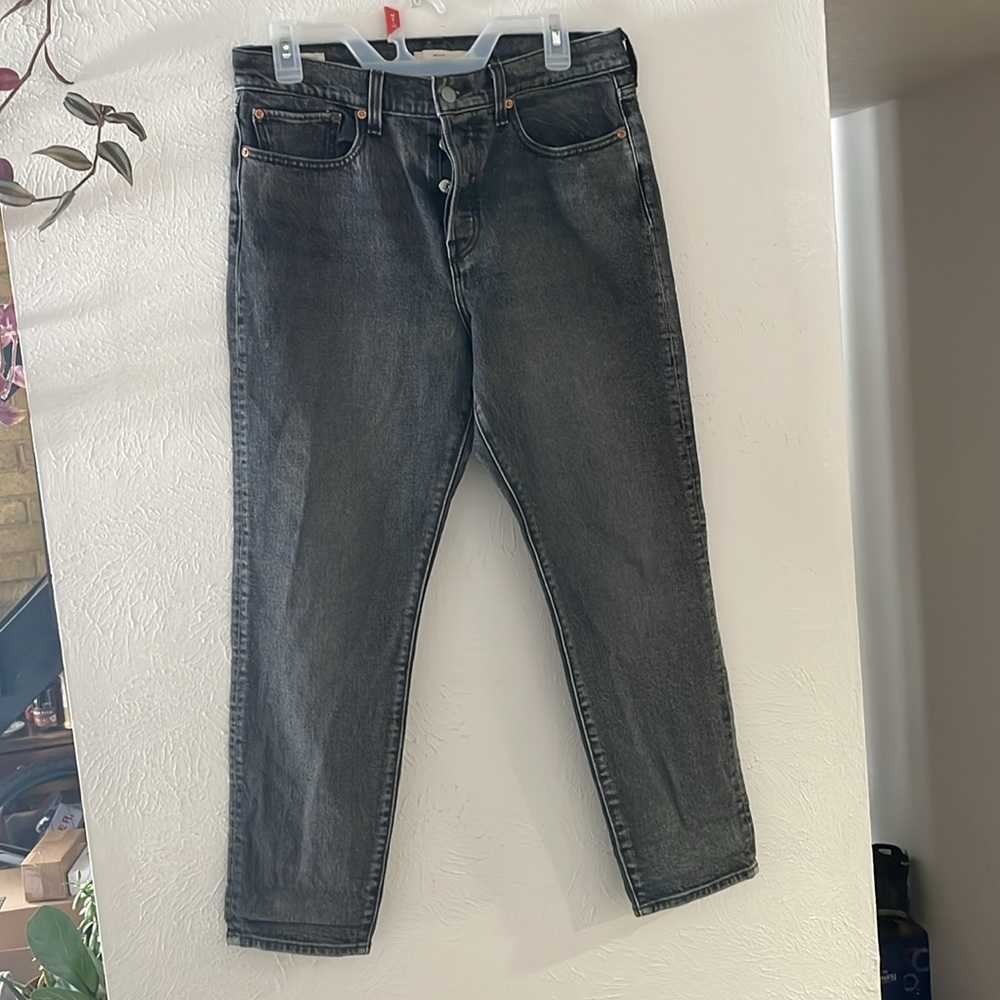 Levi’s wedgie Jean size 30 light/ grey black.